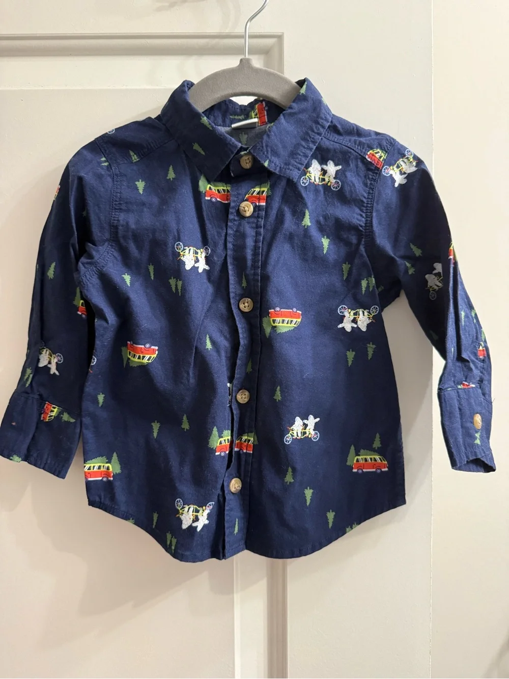 Old Navy Navy Button-Down Shirt with Winter Outdoor Print